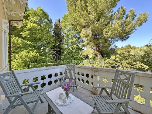 Sirolo Apartment | 206 - Villa Fernanda - Elegante trilo in villa d'epoca con terrazzino, in centro a Numana - SPIAGGIA e NAVETTA WHITE BEACH CLUB OMAGGIO dal lun al ven FINO AL 02-08