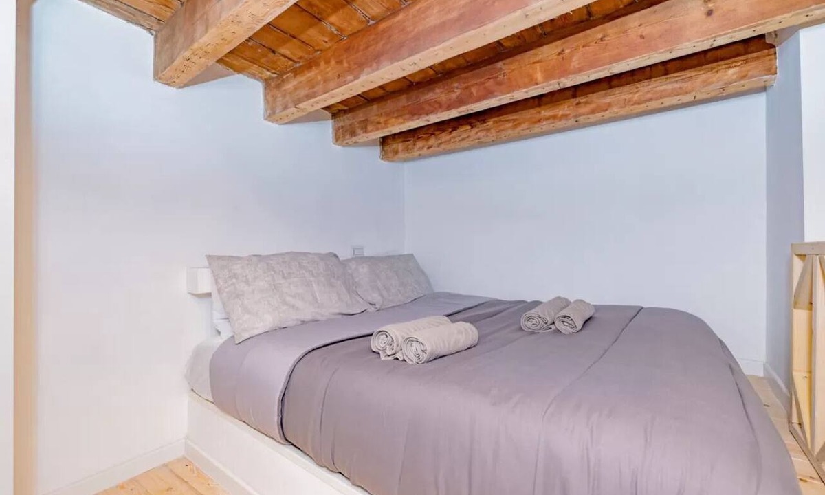 Casoretto Apartment | 2CLI19 [Cathedral-Loreto] Elegant Central