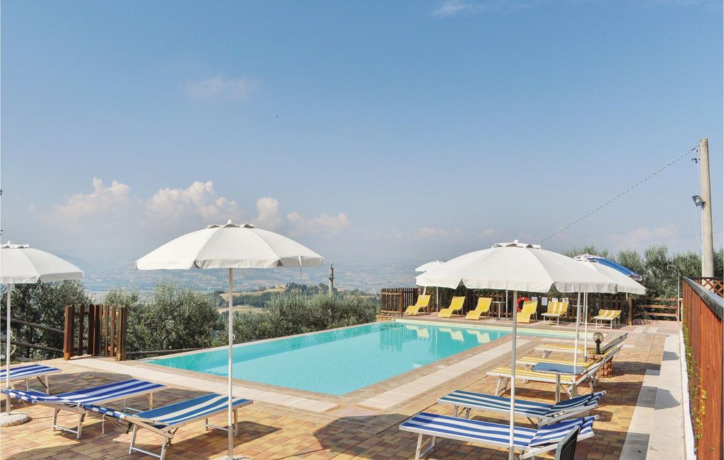 Collazzone Apartment | 3 bedroom accommodation in Collazzone PG