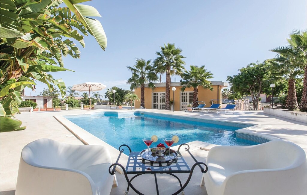 Giarre House | 3 bedroom accommodation in Giarre CT
