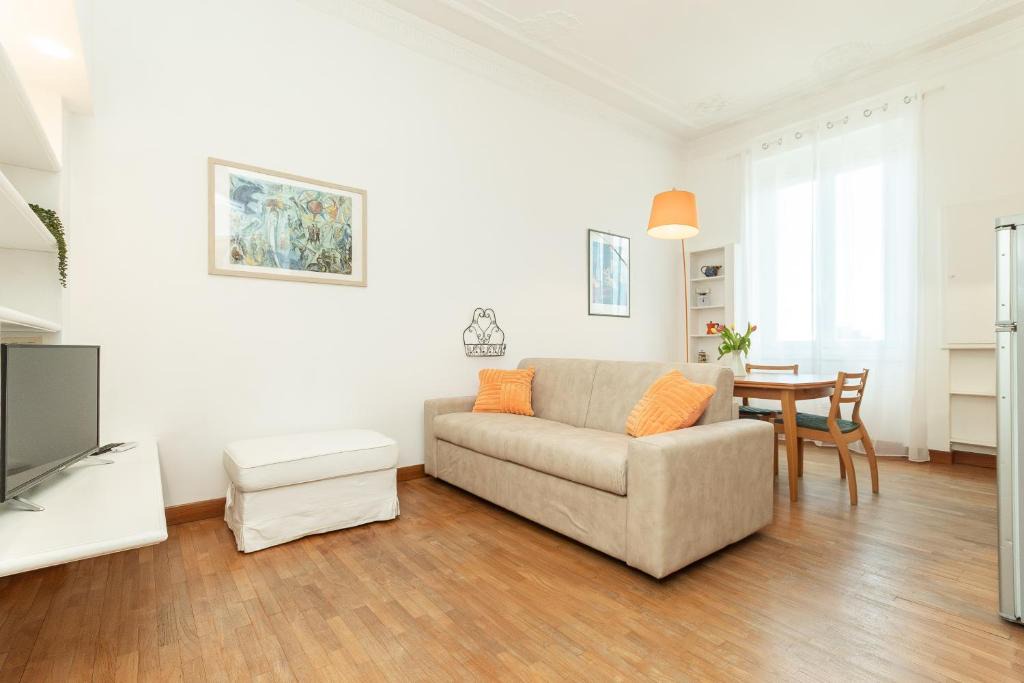 Quinto al Mare Apartment | "Amalia Stay" fronte mare e a 50 mt dalla Stazione