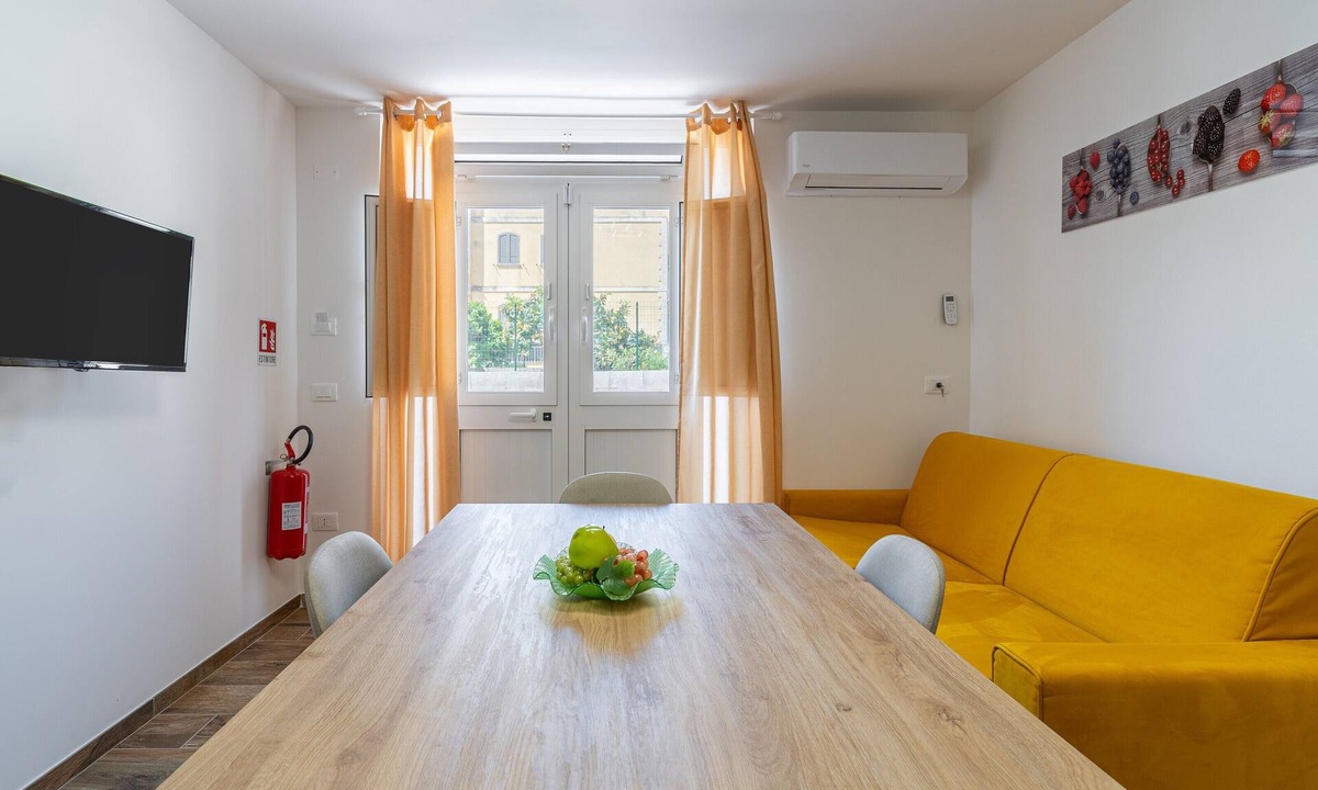 Pachino Apartment | Apartment 'Beb Della Stazione - Arrivo' with Wi-Fi and Air Conditioning