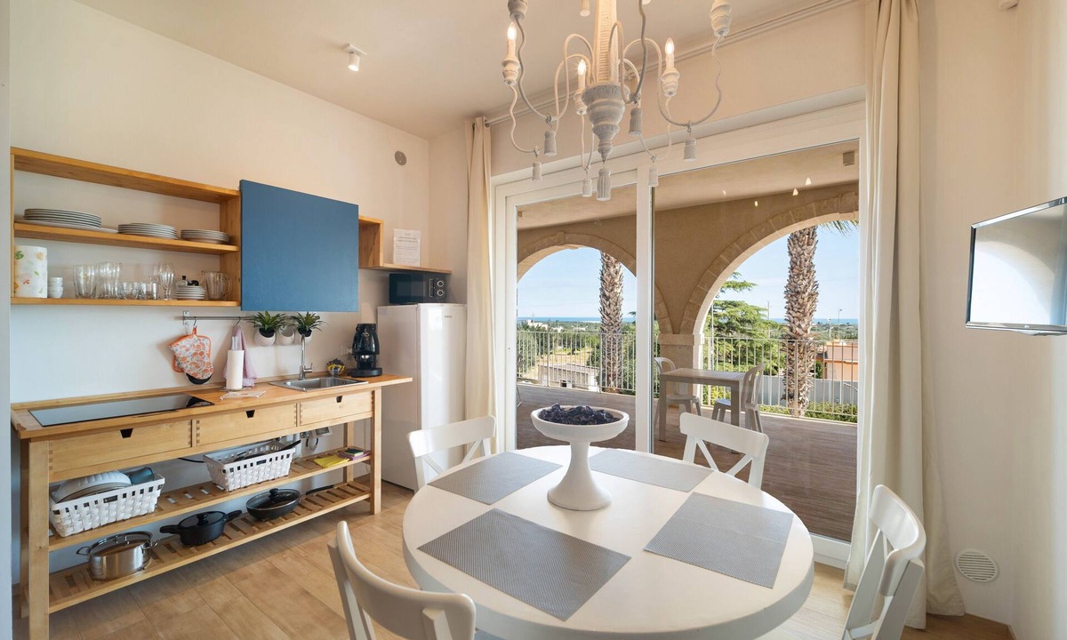 Macchia di Monte Apartment | Apartment 'Don Onofrio - Fiammetta' with Sea View, Wi-Fi and Air Conditioning