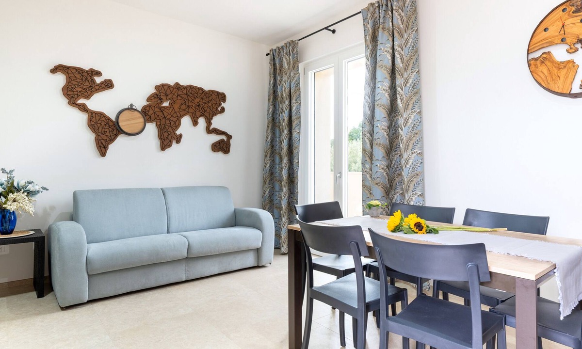 Cisternino Villa | Apartment 'Gea' with Private Garden, Wi-Fi and Air Conditioning