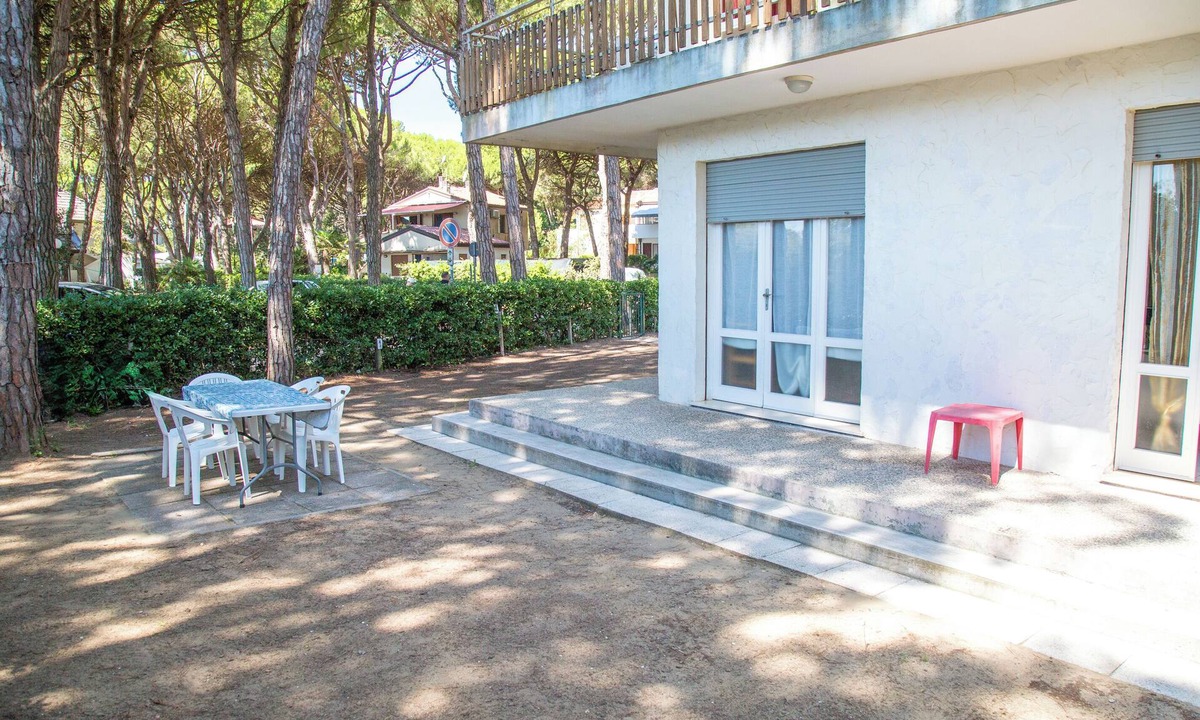 Eraclea Mare Apartment | Apartment in pine forest near the beach