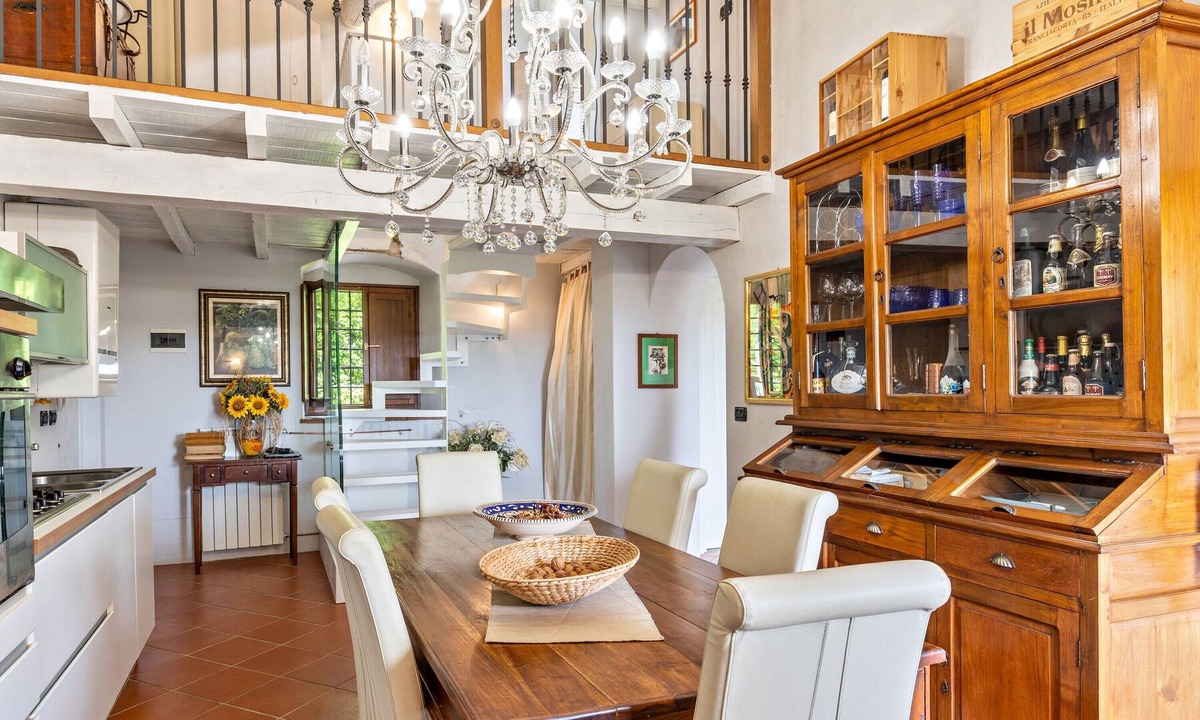 Cola Apartment | Apartment "Lobram Castel" with Lake View, Shared Pool & Wi-Fi