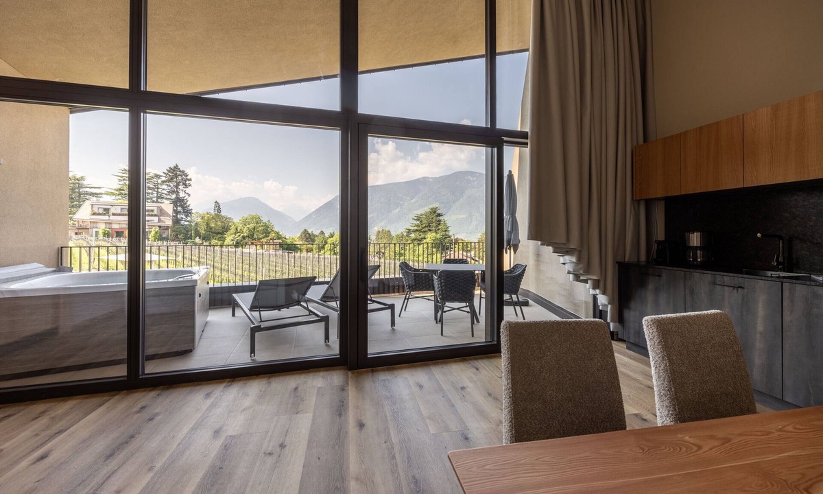 Schenna Apartment | Apartment 'Oberhaslerhof Vinum' with Mountain View, Wi-Fi and Air Conditioning