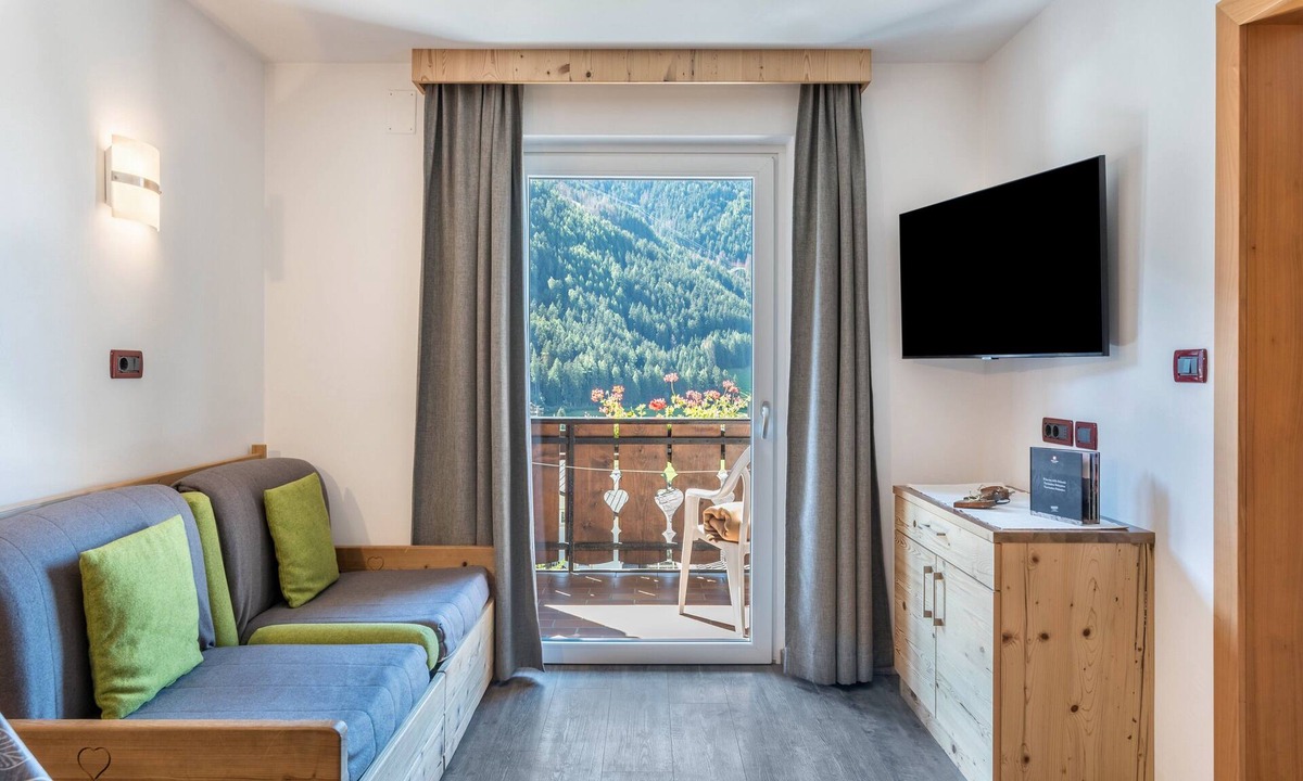 Ortisei Apartment | Apartment 'Prapoz Typ D' with Mountain View, Shared Garden and Wi-Fi