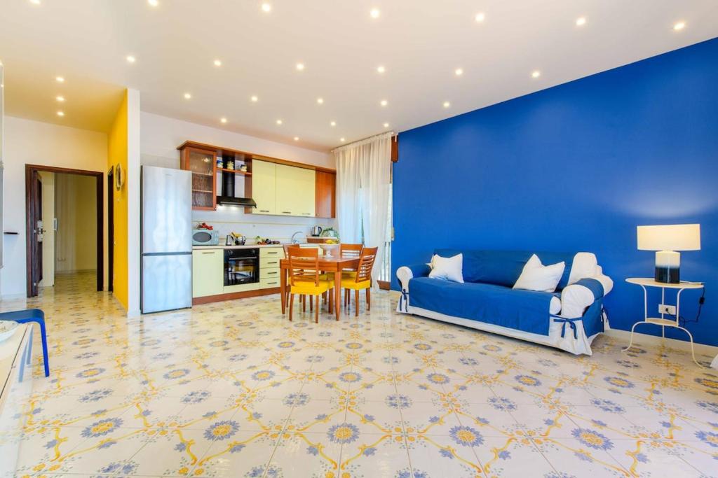 Vietri sul Mare House | Apartment with panoramic terrace 100 meters from the sea