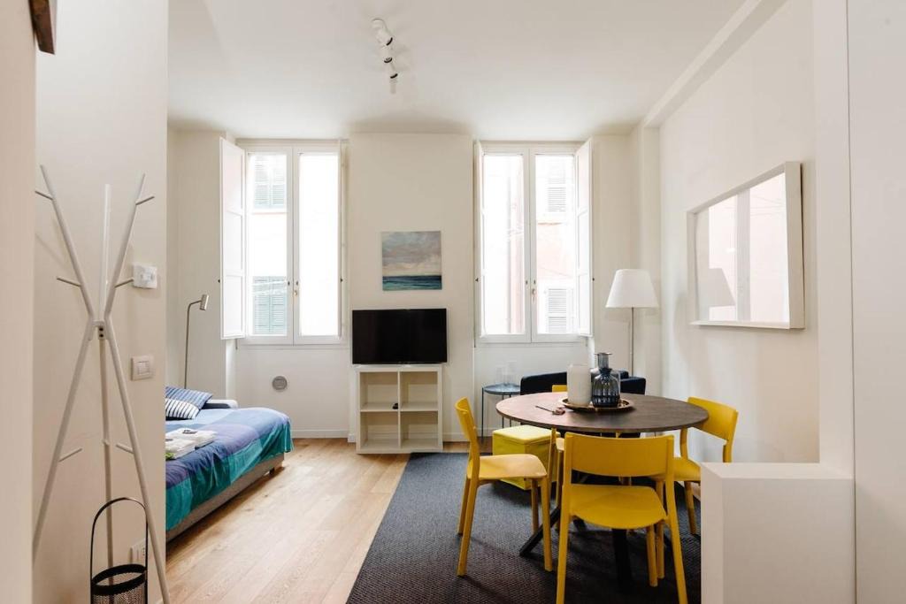 Centro Storico Sud Apartment | Appartamento Palestro - J14 Collection