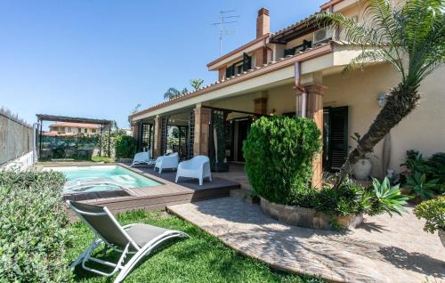 Brucoli House | Beach Front Home In Brucoli