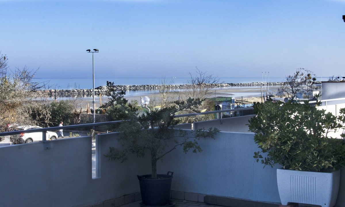 Torre Pedrera Apartment | Beachfront apartment in Rimini with panoramic terrace "Francesca"