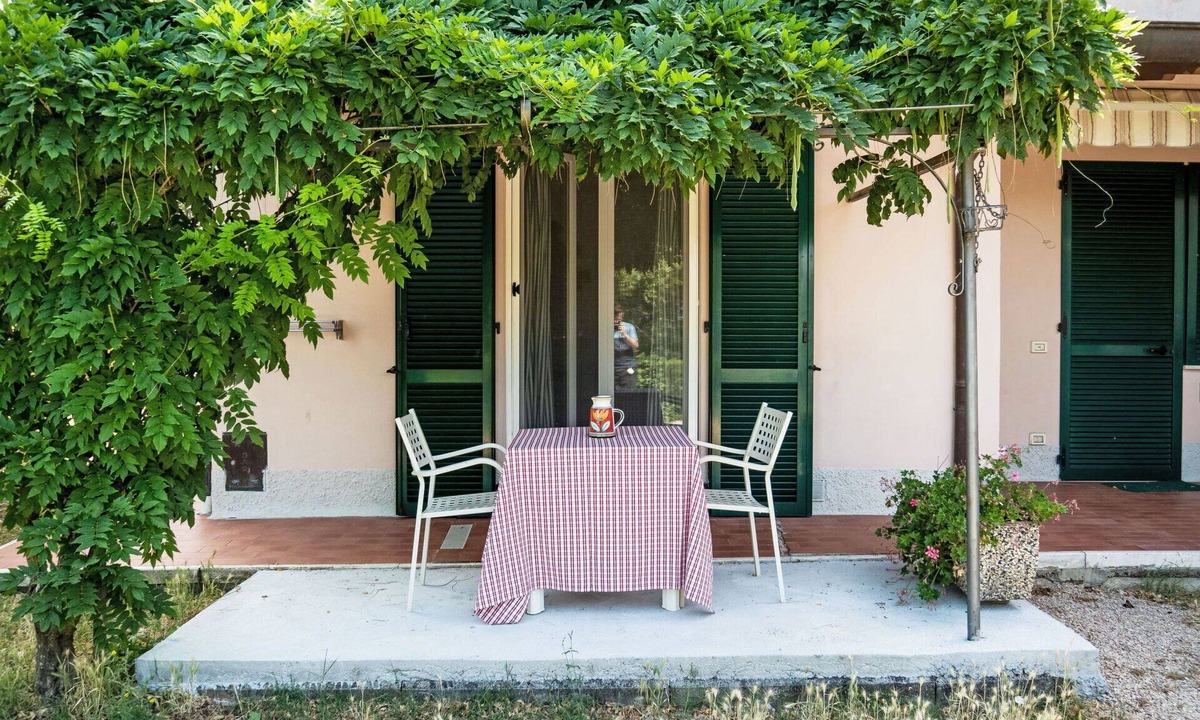San Feliciano Apartment | Beautiful apartment for 4 people with WIFI, A/C, pool, TV, patio and pets allowed