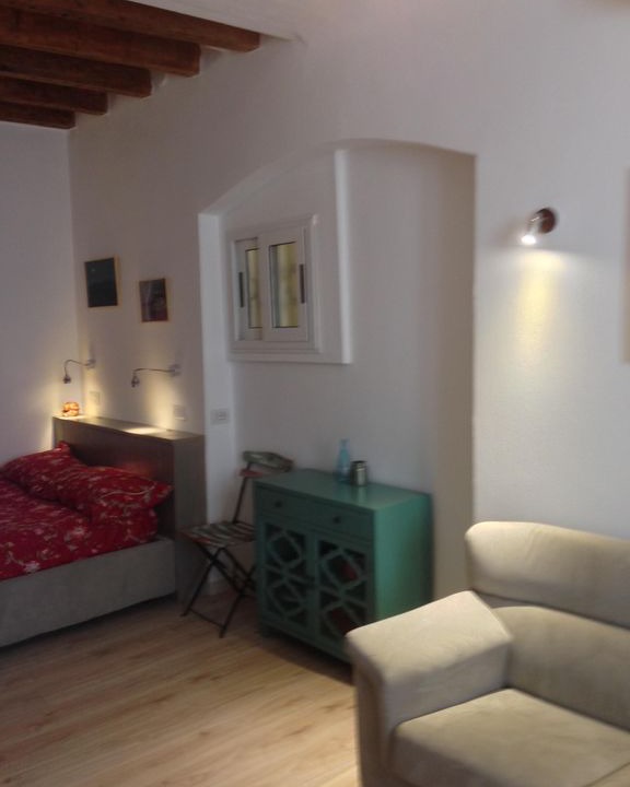 Chinatown Apartment | Beautiful studio in typical old house Milan