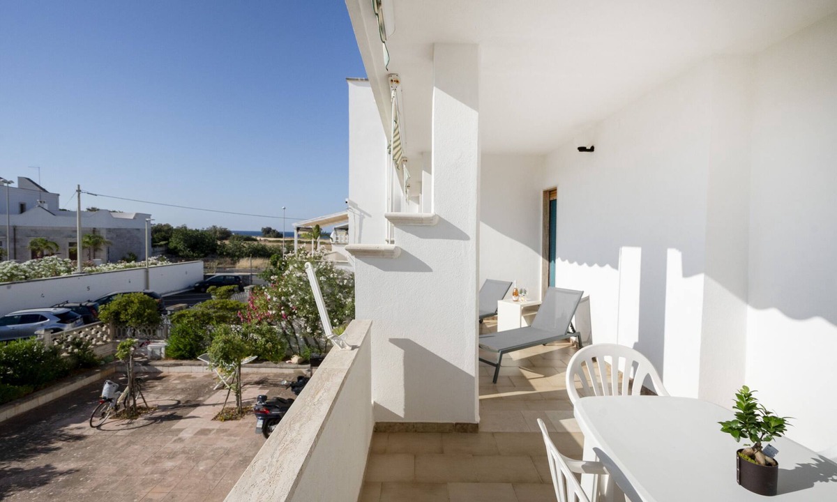 Marina di Ostuni Apartment | Bilocale-Apartment-Balcony-Private Bathroom