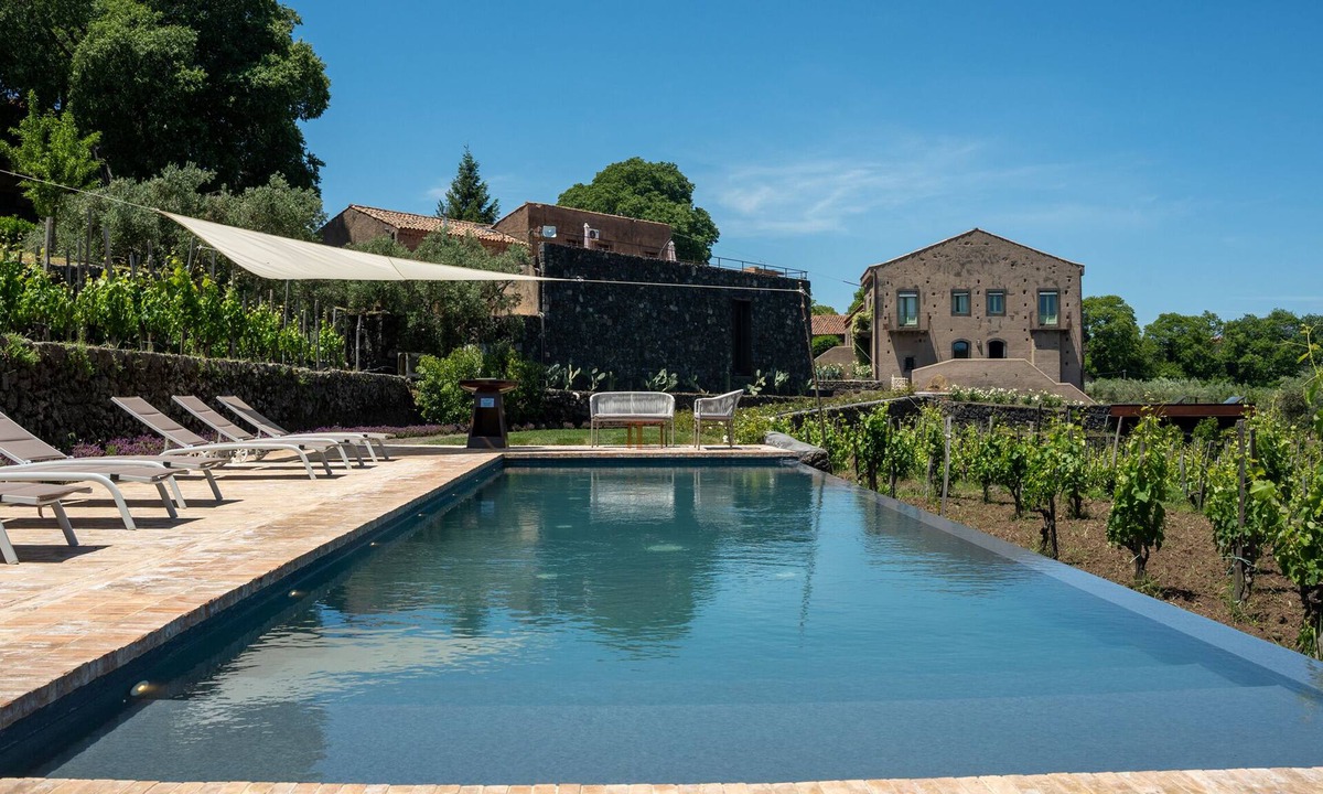 Rovittello House | Borgo Rovittello, traditional Sicilian house with pool immersed in vineyards.