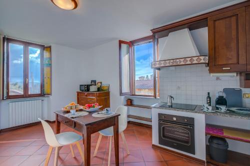 Leggiuno House | Casa al Castello - Happy Rentals