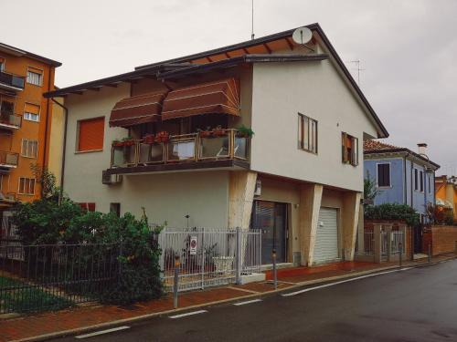 Carpenedo House | Casa di Joy