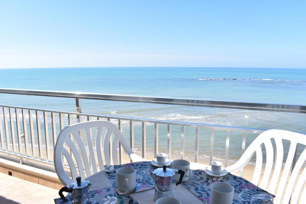 Punta Secca Apartment | Casa Donna Titina