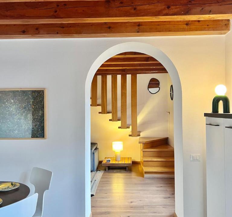 Lecco Apartment | Casa Il Nido Bright Rooftop Nest
