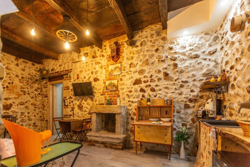 Sala Apartment | Casicarillo 800