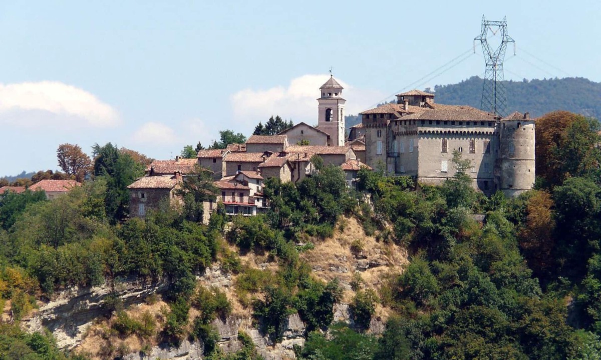 Casaleggio Boiro House | Castle Suite