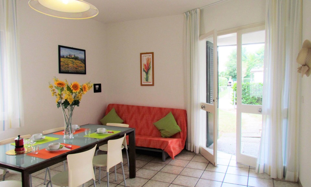 Bibione Pineda Villa | Comfortable villa with fenced garden