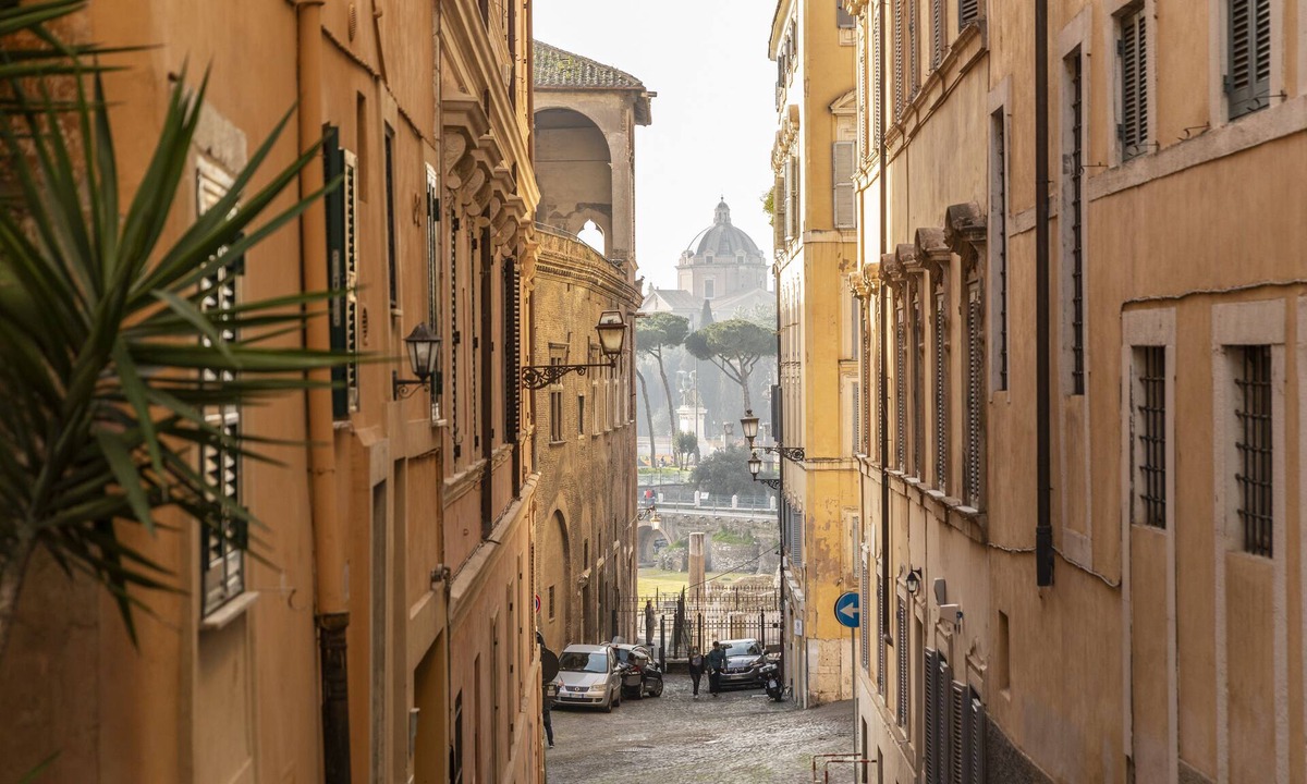 Monti Apartment | Completely renovated two-level apartment next Colosseum