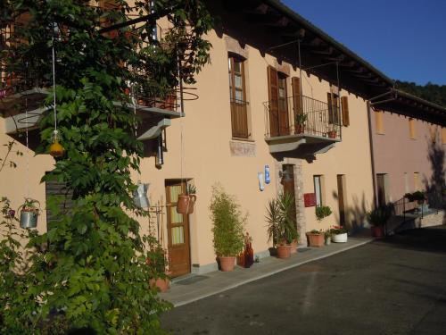 Monforte d'Alba Apartment | Da Ivana e Valter