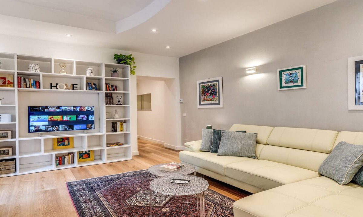 Ripa Apartment | DELUXE SUITE extra king size bed, perfect location Rome center