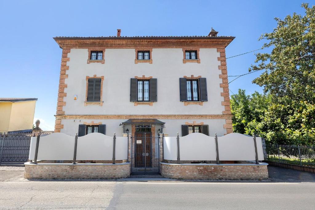 Casalnoceto House | Dimora Licia