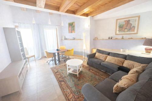 Old Town Apartment | DIVINO - Bilocale centro storico - Agenzia Cocal