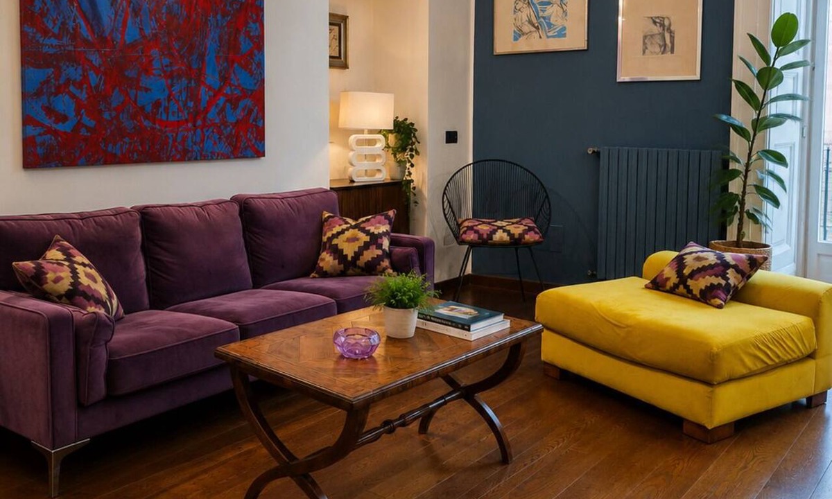 Historical Center Apartment | Elegant and bright 220 sqm renovated flat in the city center