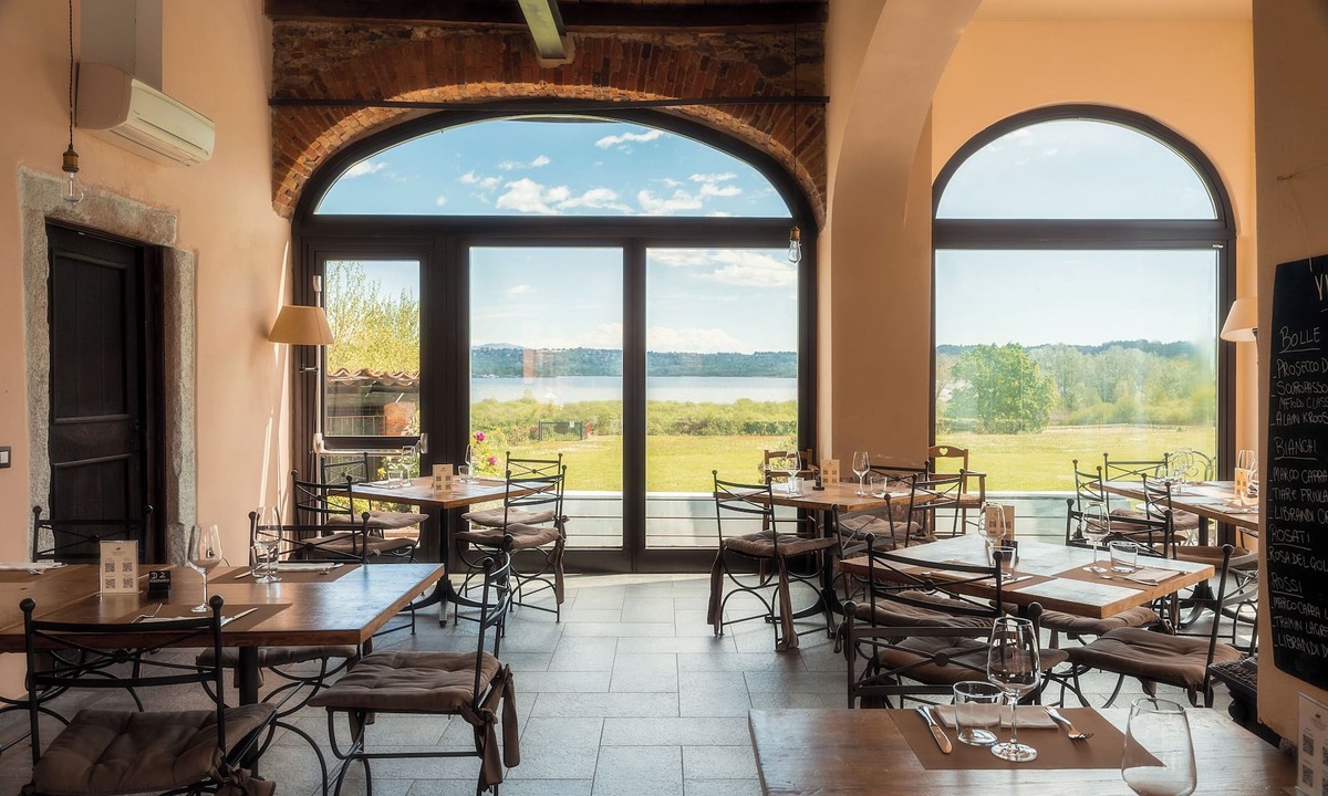 Cazzago Brabbia Hotel | Equirelais