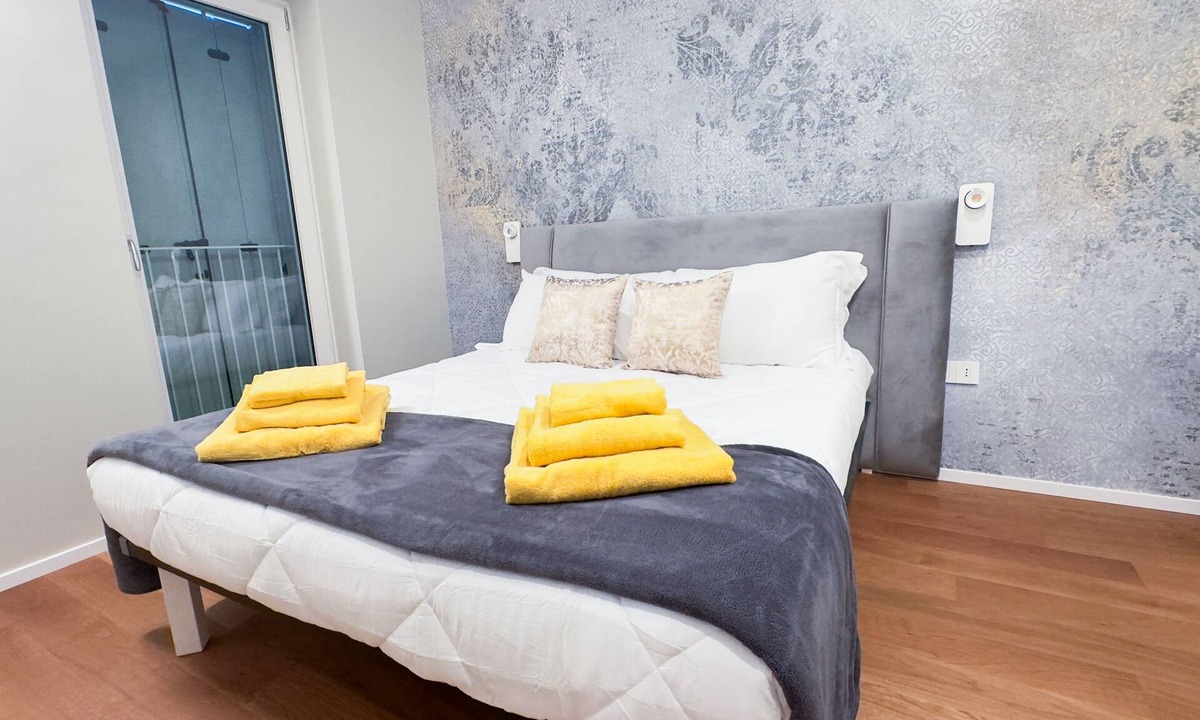 Sottomarina Apartment | Fairmont Seafront Venice Suite by Ca-Sa Check