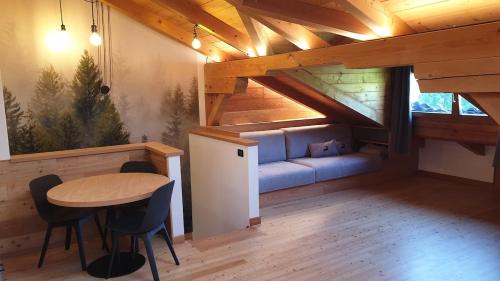 Ronzone Apartment | Forest Attic Apartment