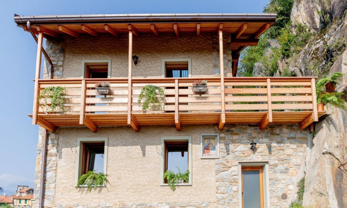 Dervio Ski Chalet | Green Chalet - Wonderfull terrace lake view - Jacuzzi and SPA