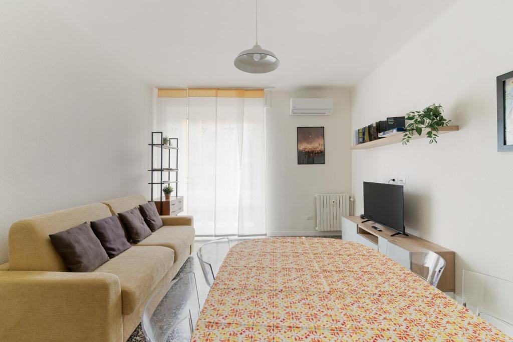 Lambrate Apartment | GuestHost - Città Studi Apartment with balcony