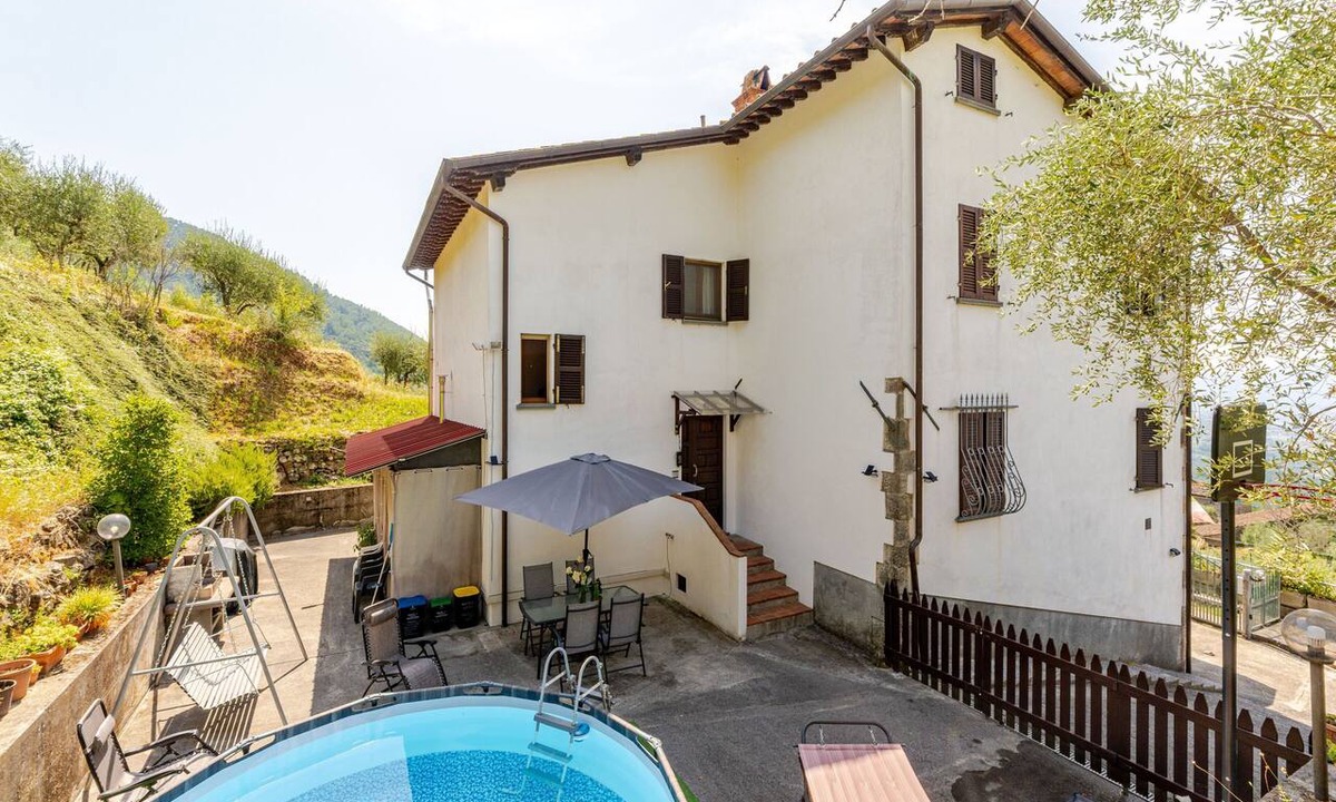 Matraia House | Holiday Home 'Alla Polla Relax Vicino Lucca' with Mountain View, Private Pool and Wi-Fi