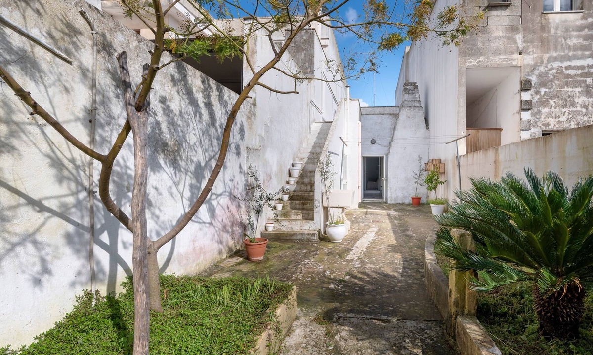 Giurdignano House | Holiday Home 'Db - Mimosa' with Private Terrace, Wi-Fi and Air Conditioning