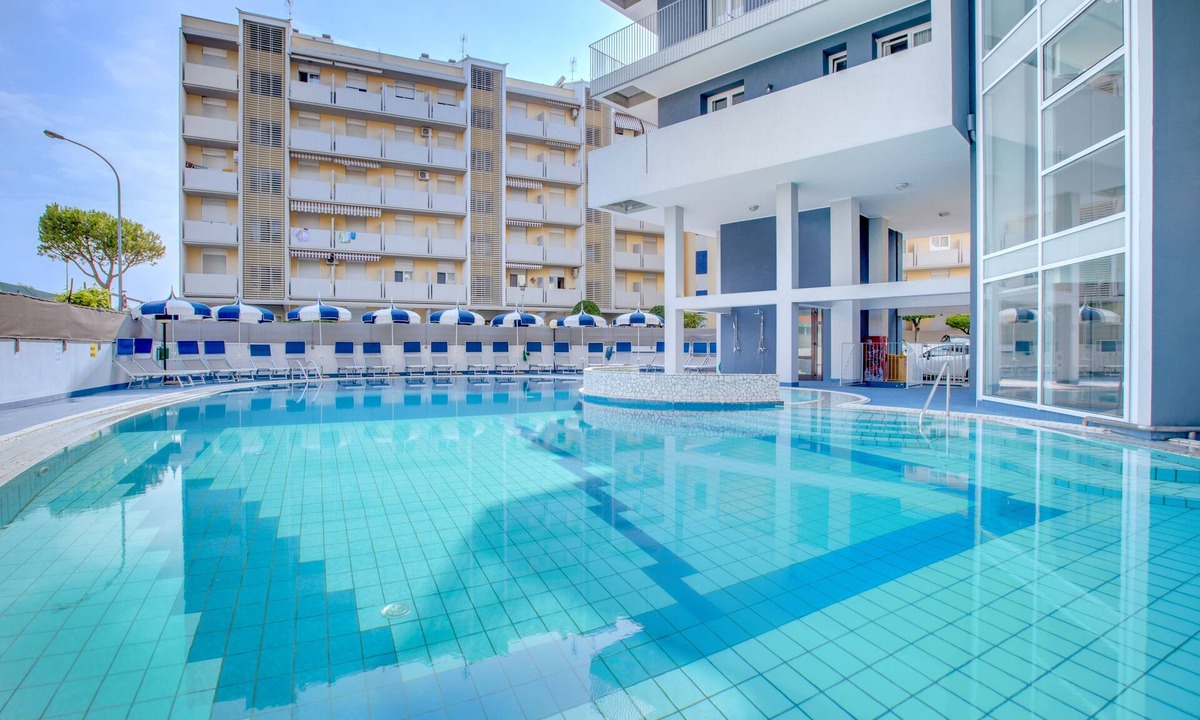 Porto Santa Margherita Hotel | Hotel Ambassador