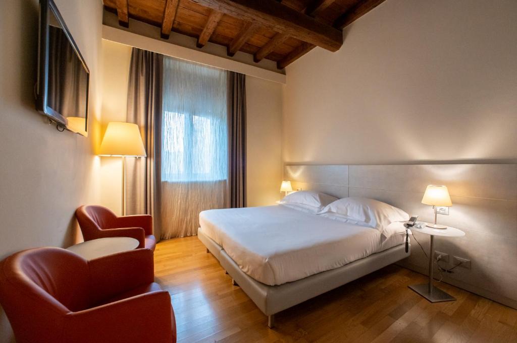 Ferrara Historic Centre Hotel | Hotel Annunziata