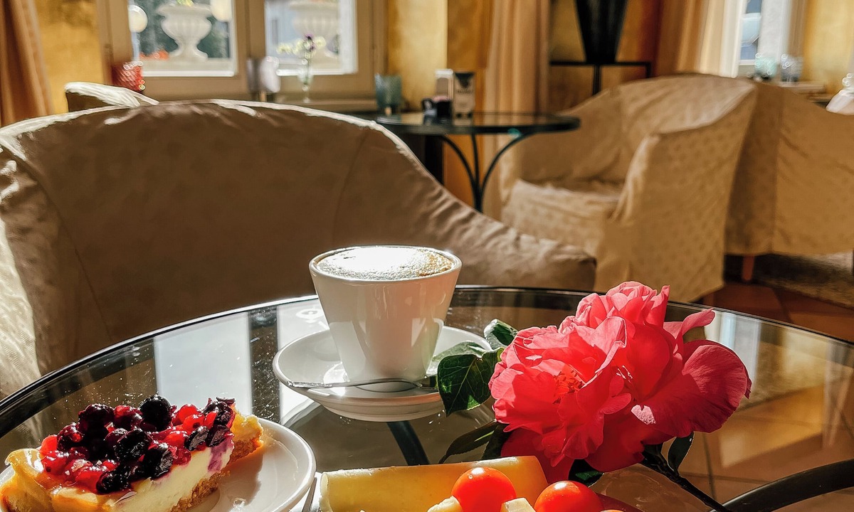 Brusimpiano Hotel | Hotel Caroline