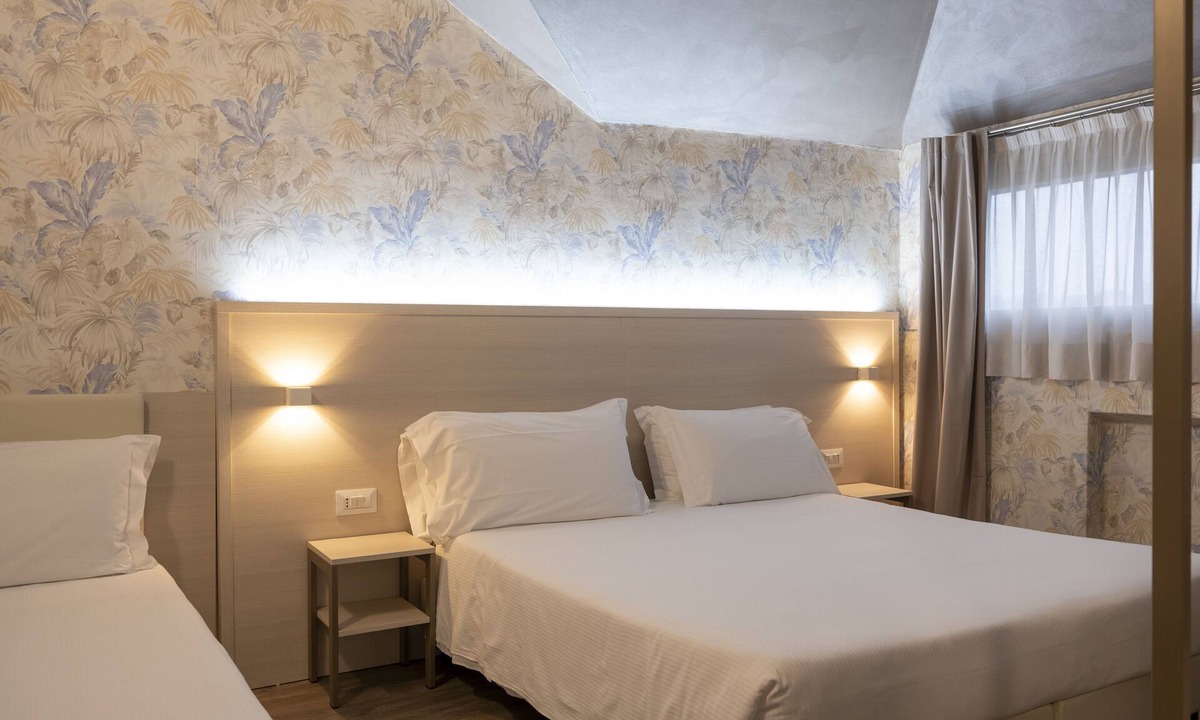 Pero Hotel | HOTEL EMBASSY PERO