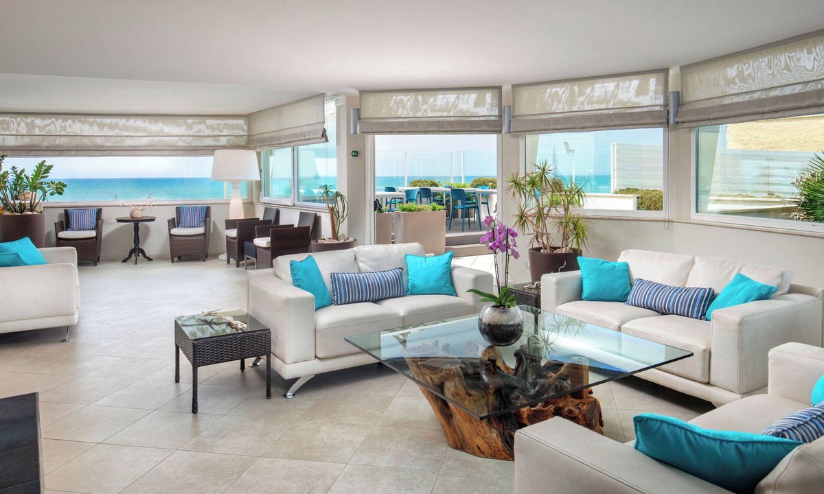 Lido di Capo Portiere Hotel | Hotel Miramare
