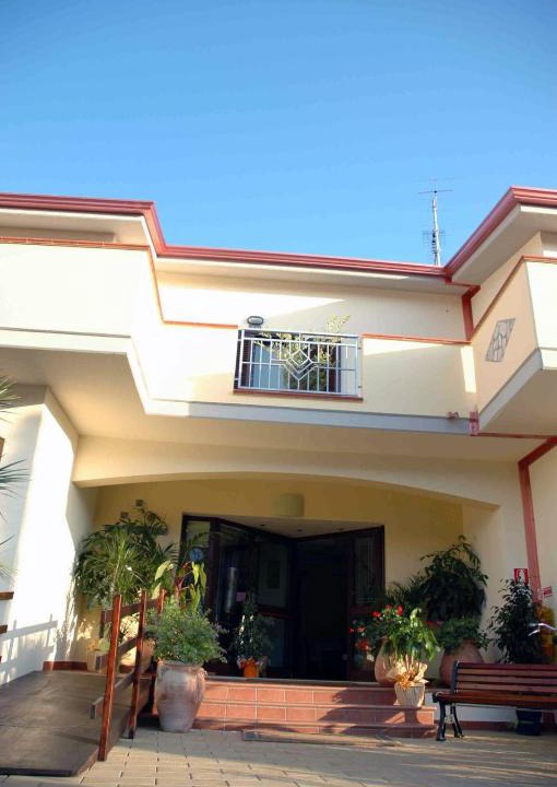 Sangineto Hotel | Hotel Santa Rosa Centro Vacanze