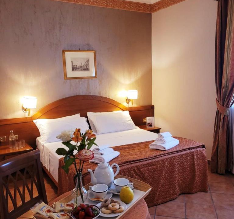 Grottaferrata Hotel | Hotel Squarciarelli