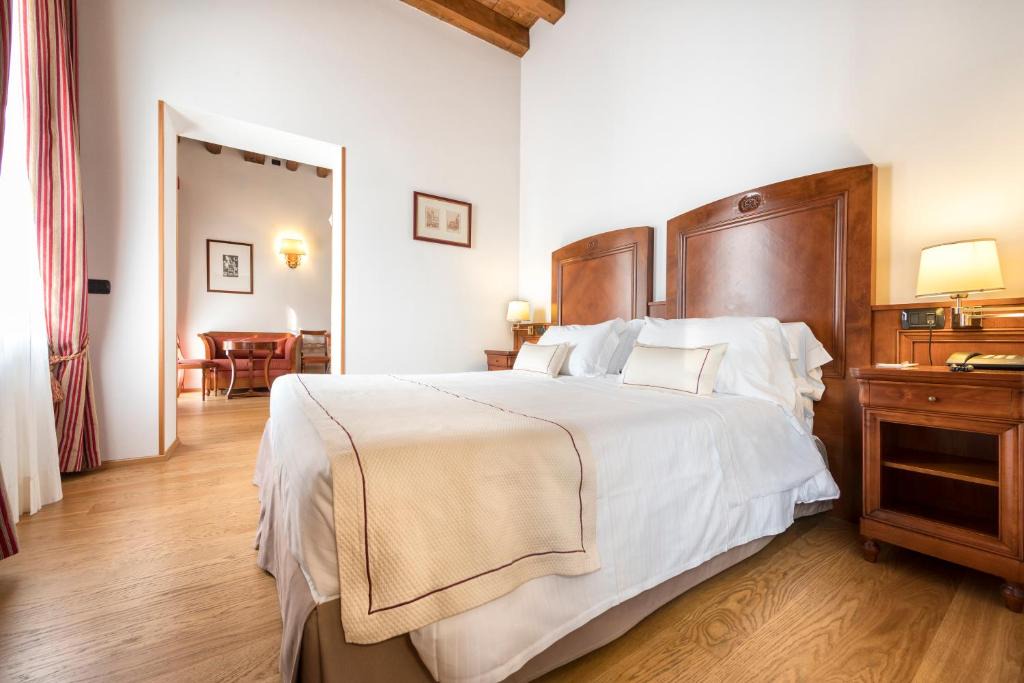 Castel d'Azzano Hotel | Hotel Villa Malaspina