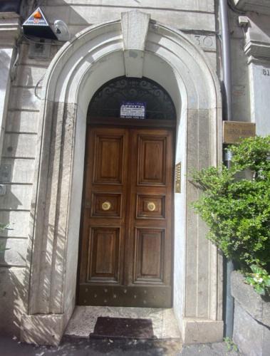 Vatican Apartment | iFlat New Augustus Suite Giulio Cesare