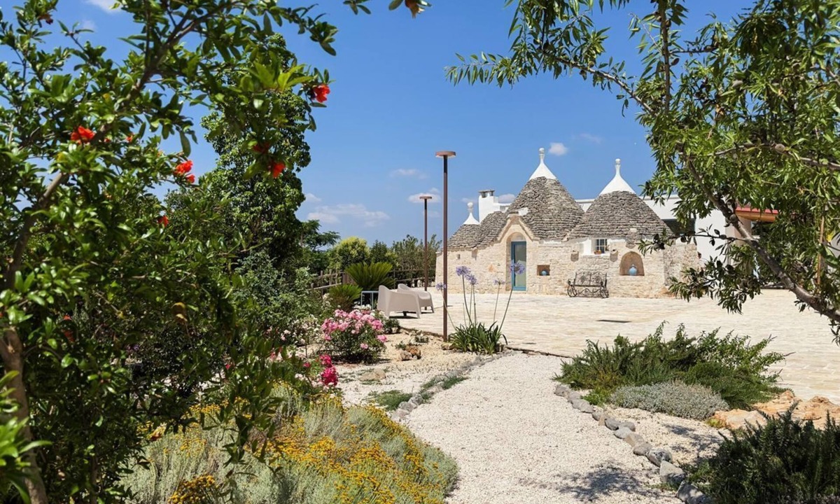 Castellana Grotte Villa | Infinity Truly Trulli - Luxury trullo with private infinity pool and panoramic v